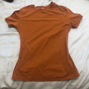 SKIMS fit every body tee.